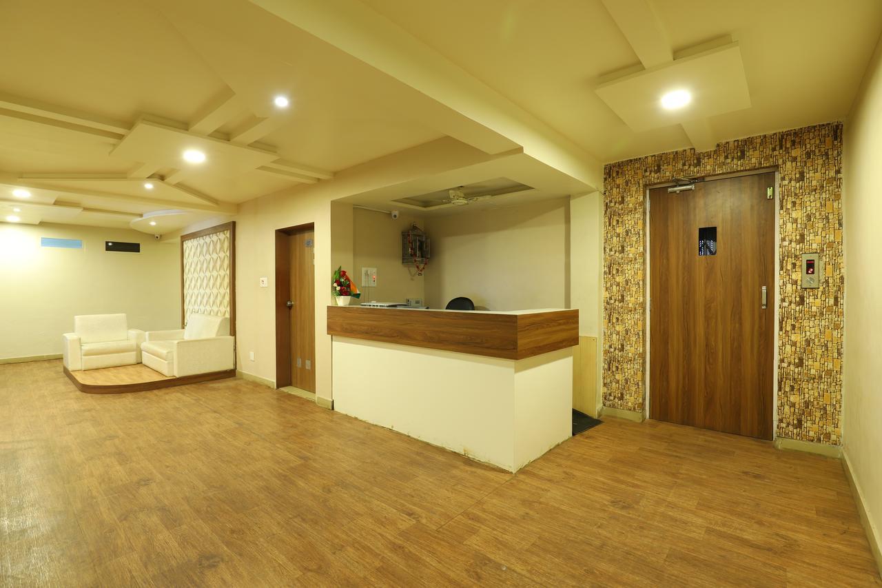 Hotel Loyal Residency Dzsámnagar Kültér fotó