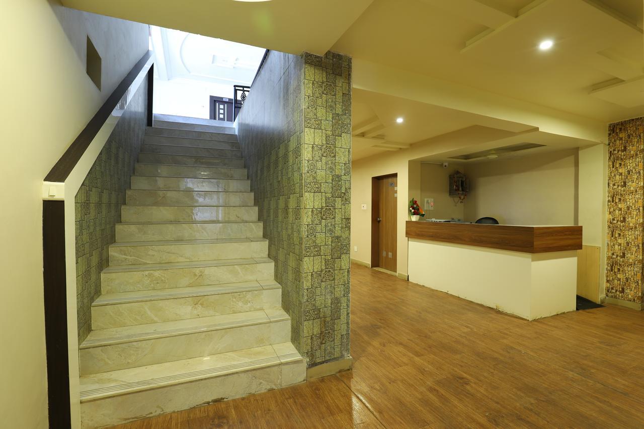 Hotel Loyal Residency Dzsámnagar Kültér fotó