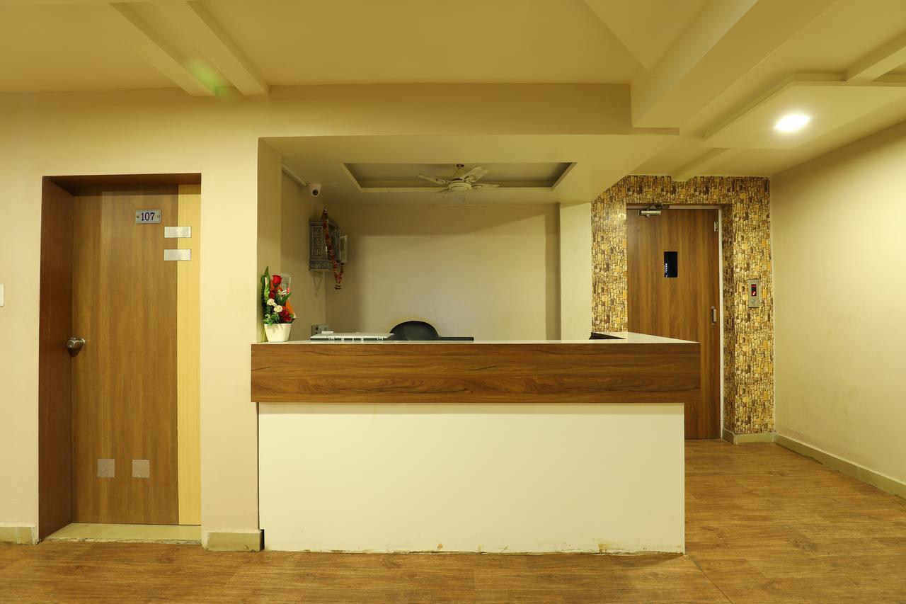 Hotel Loyal Residency Dzsámnagar Kültér fotó