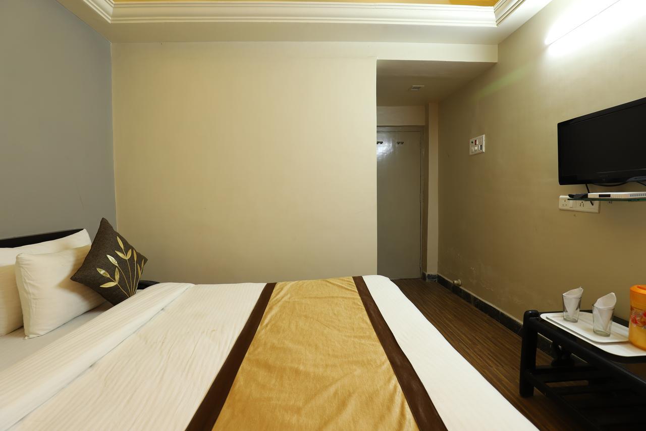 Hotel Loyal Residency Dzsámnagar Kültér fotó